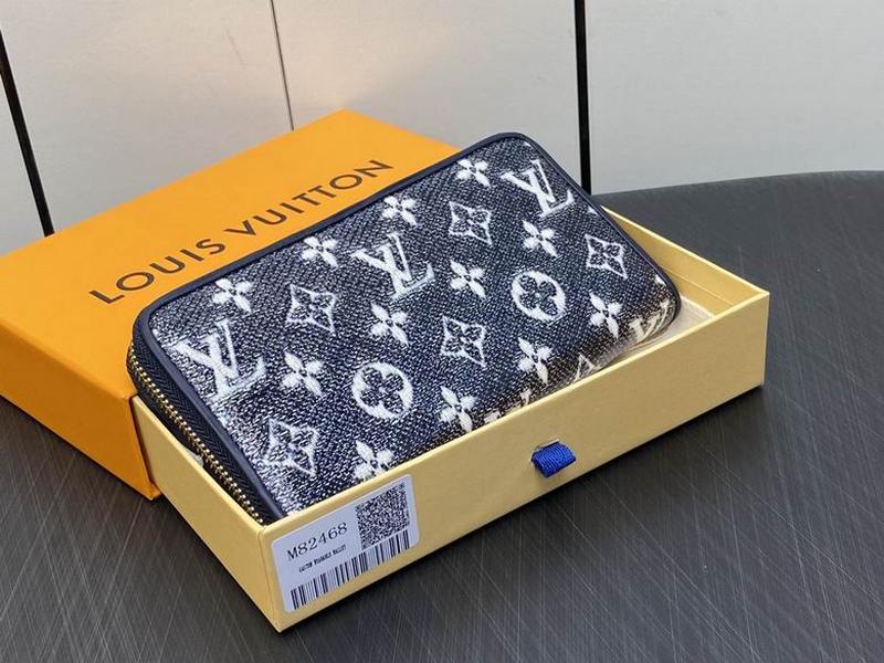 LV Wallets 23